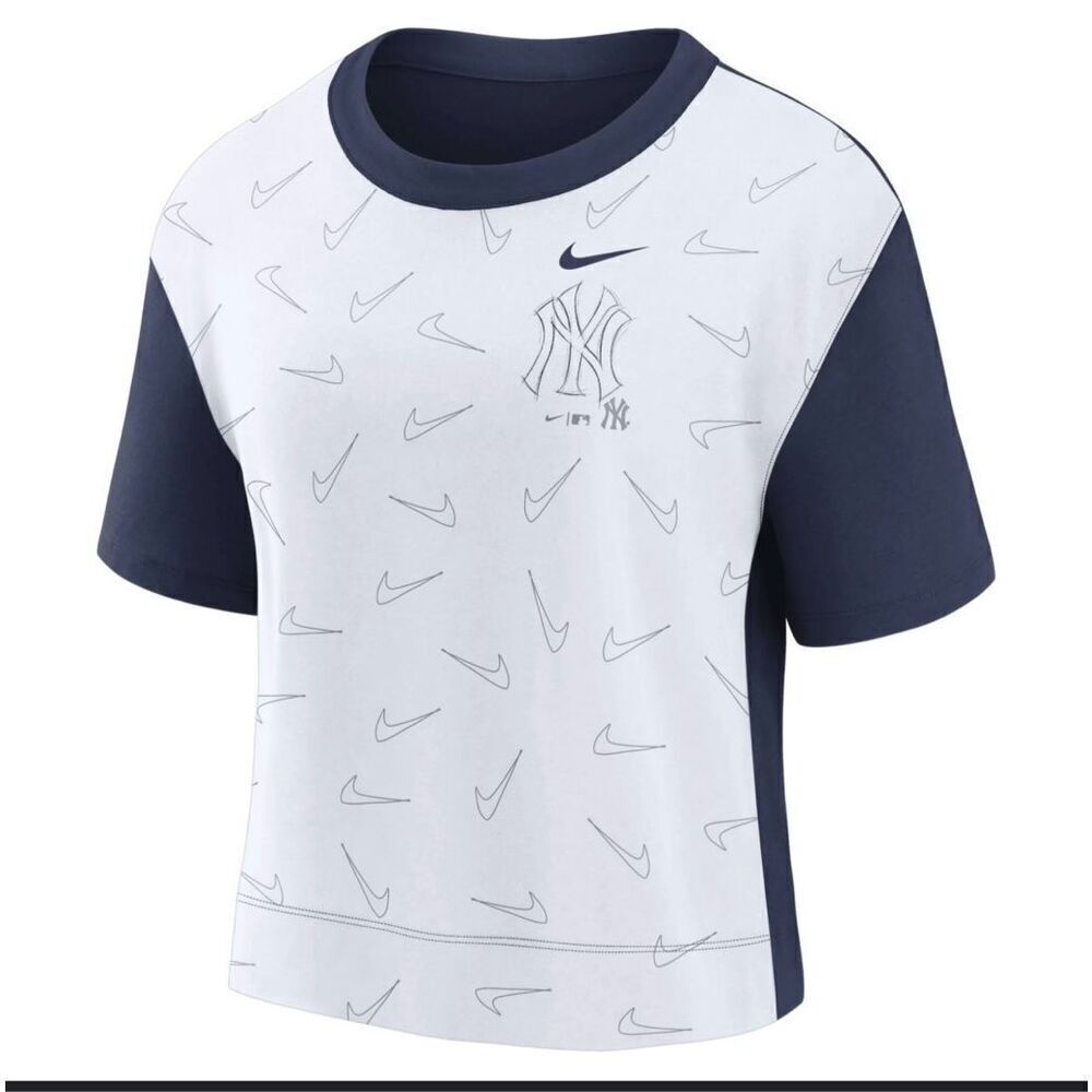 ⚾️ Nike Women’s Blue and White New York Yankees Boxy Tee Size Large